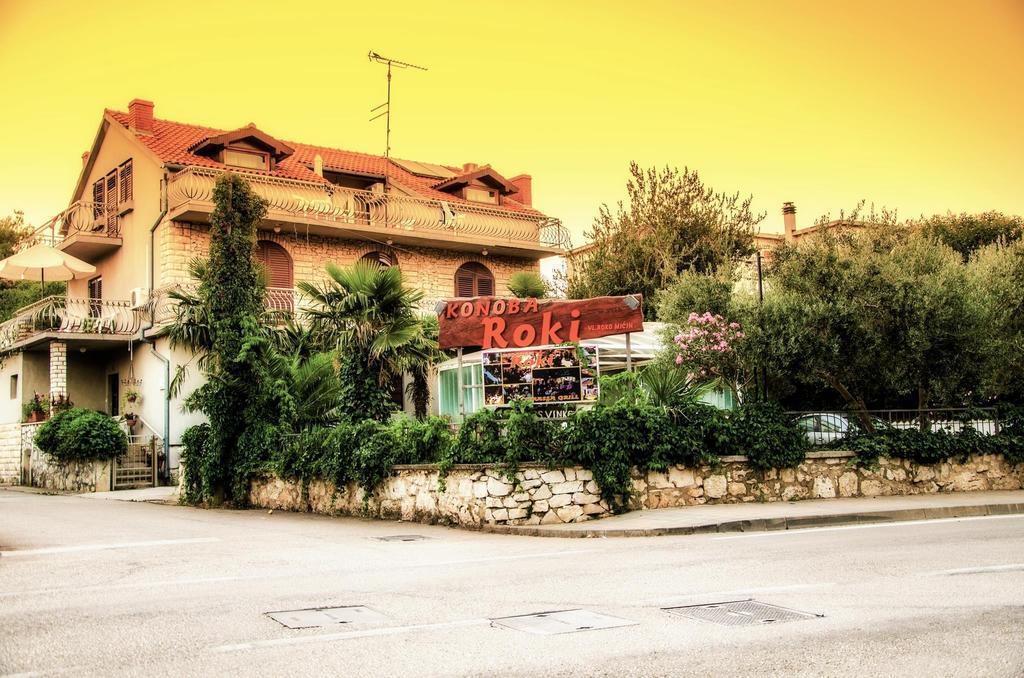 Apartments Micin Vodice Exteriör bild